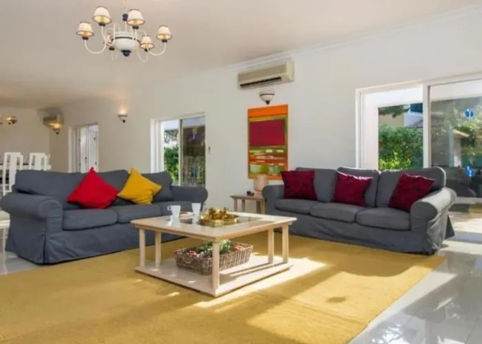 Vilamoura Golf Mansion By Ici Algarve Villa